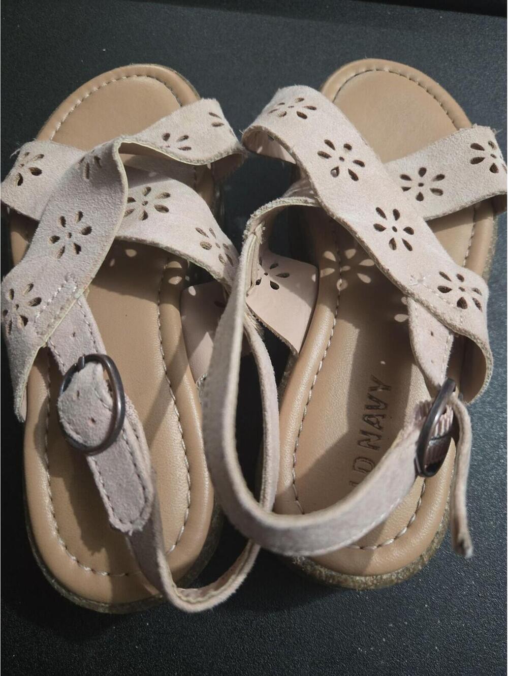 Old Navy Sweet Pink Laser-Cut Platform Sandals Girls Kids Size 12 - Picture 2 of 6